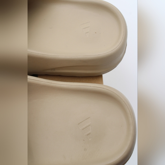 Unisex Size 5 Foam Slide Sandals “Pure” Beige – With Box (US Men’s 5 / Women’s 6 - Picture 2 of 9